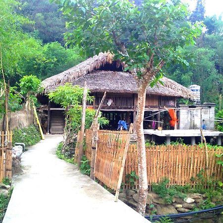 Thon Tha Tay Stilt House Apartment Ha Giang Exterior photo